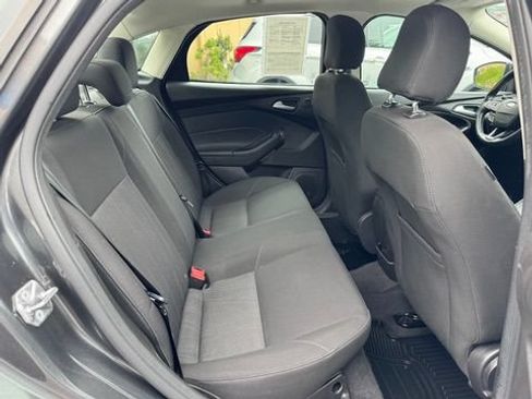 Used 2017 Ford Focus SEL w/ Cold Weather Package FWD image 17