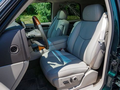 Used 2003 Cadillac Escalade AWD image 7