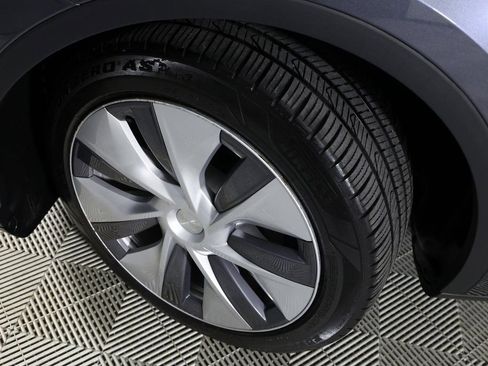 Used 2023 Tesla Model Y Long Range image 41