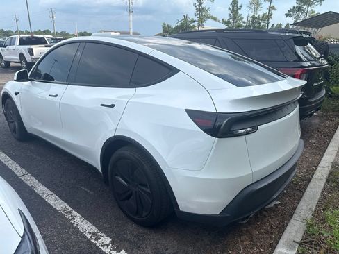 Used 2026 Tesla Model Y Long Range AWD/4WD image 4
