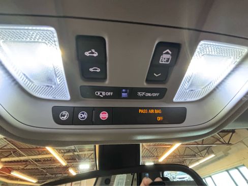 Used 2018 GMC Terrain SLE w/ Driver Convenience Package image 23