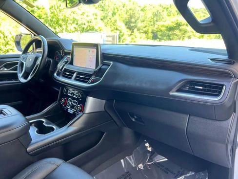 Used 2021 Chevrolet Suburban Z71 w/ Luxury Package AWD/4WD image 16
