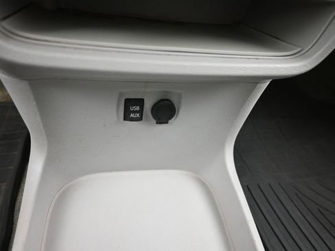 Used 2014 Toyota Sienna XLE image 19