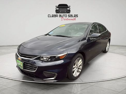 Used 2017 Chevrolet Malibu LT FWD image 3