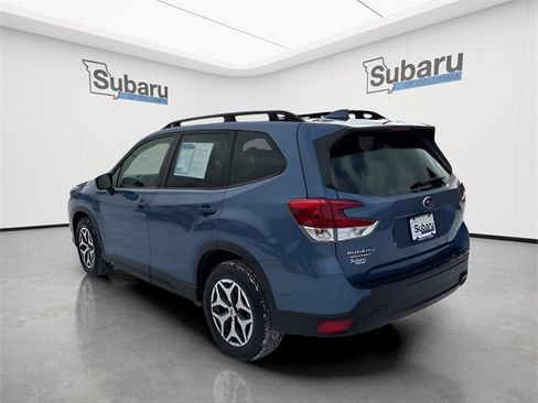 Used 2023 Subaru Forester Premium image 5