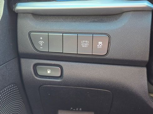 Certified 2021 Kia Niro LX FWD image 17