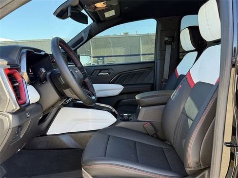 Used 2024 GMC Canyon AT4X image 23