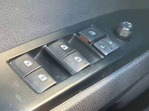 Used 2019 Toyota Camry LE FWD image 23
