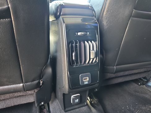Used 2022 Jeep Compass Latitude FWD image 17
