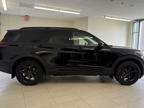 Certified 2023 Ford Explorer ST w/ Equipment Group 401A AWD/4WD image 3