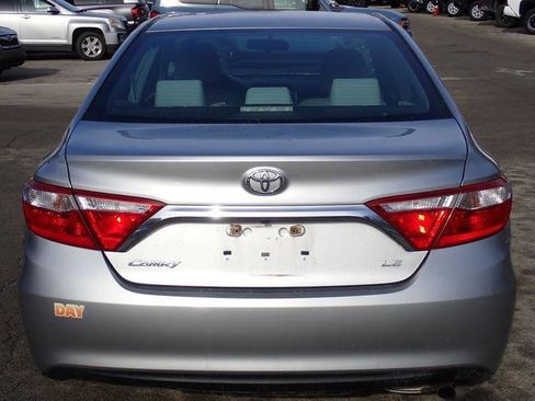 Certified 2017 Toyota Camry LE image 4