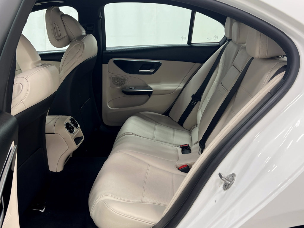 Used 2022 Mercedes-Benz C 300 4MATIC Sedan image 31