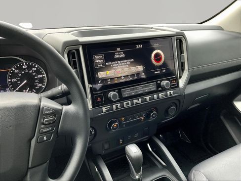 Used 2025 Nissan Frontier SV AWD/4WD image 10
