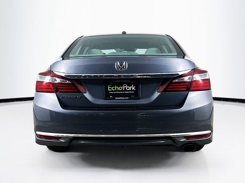 Used 2017 Honda Accord EX-L image 7