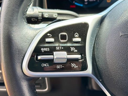 Used 2021 Mercedes-Benz GLB 250 4MATIC image 18