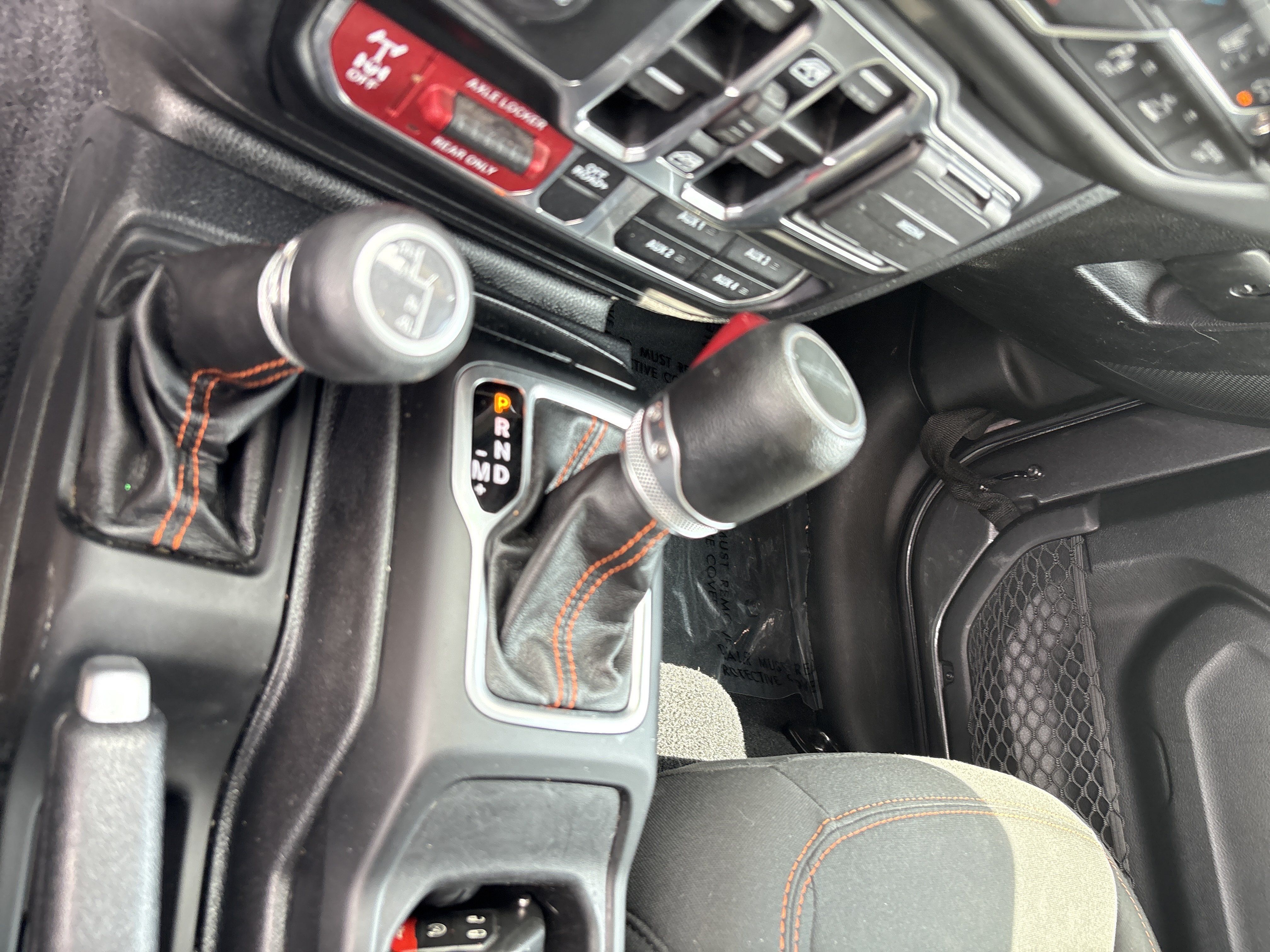 Used 2020 Jeep Gladiator Mojave AWD/4WD image 32