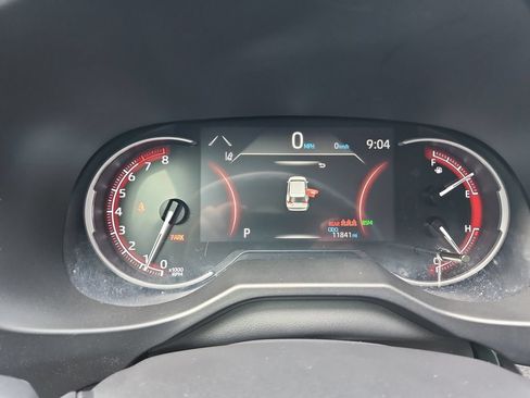Used 2025 Toyota RAV4 XLE FWD image 29