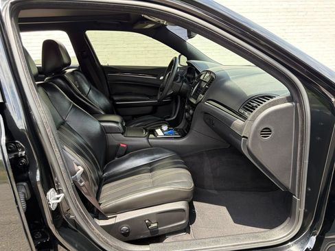 Used 2022 Chrysler 300 S RWD image 12