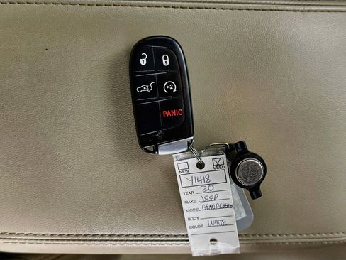 Used 2020 Jeep Grand Cherokee Limited AWD/4WD image 33
