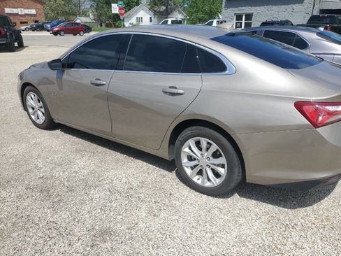 Used 2022 Chevrolet Malibu LT FWD image 2