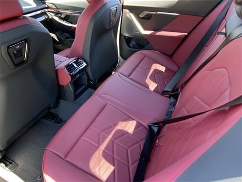 New 2026 BMW i5 eDrive40 image 16