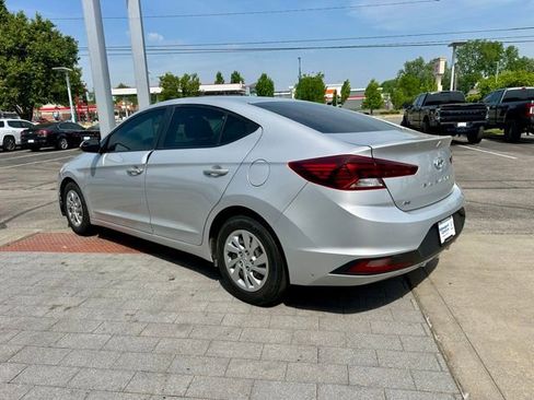 Used 2019 Hyundai Elantra SE FWD image 5