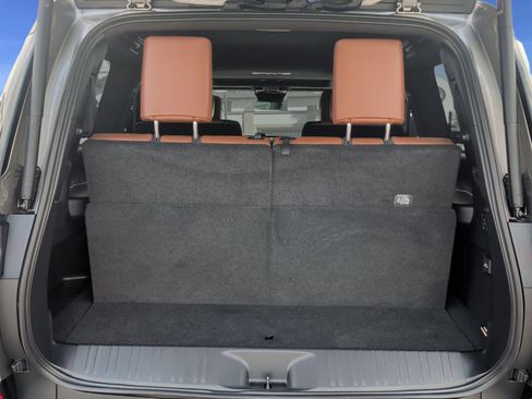 Used 2025 Lexus GX 550 w/ Cold Area Package AWD/4WD image 28