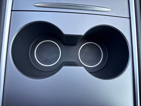 Used 2022 Tesla Model Y Performance image 21