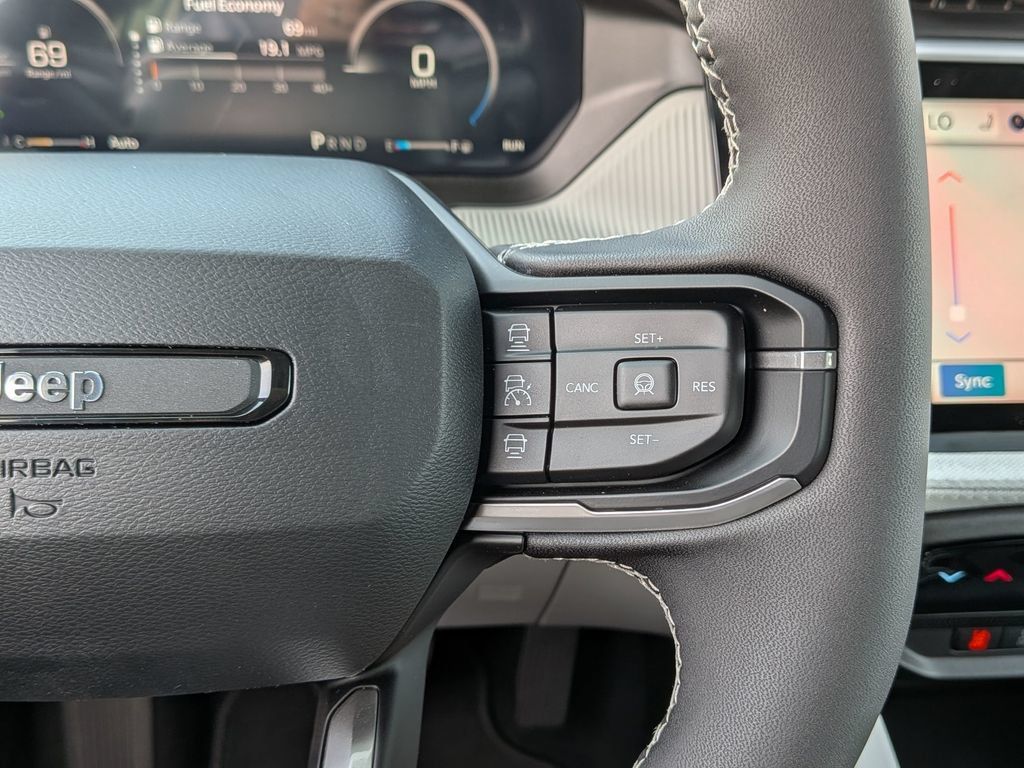 New 2026 Jeep Cherokee Laredo AWD/4WD image 21