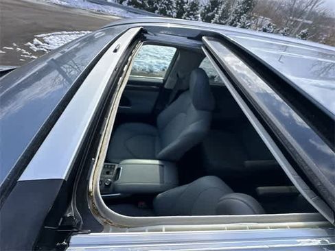 Used 2024 Toyota Highlander Limited image 6
