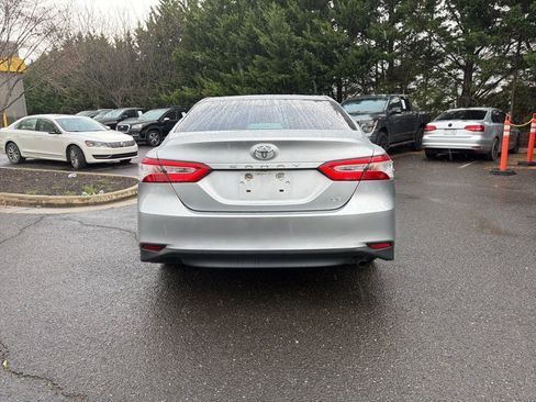 Used 2018 Toyota Camry LE image 6
