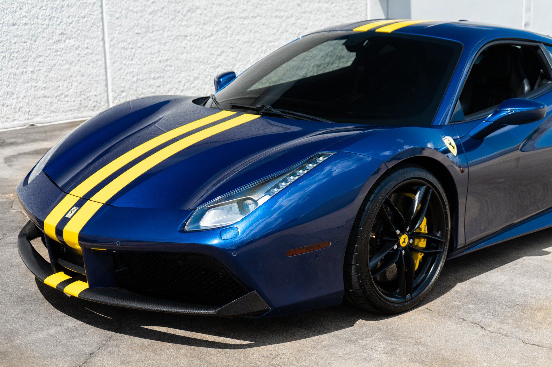 Used 2018 Ferrari 488 GTB RWD image 15