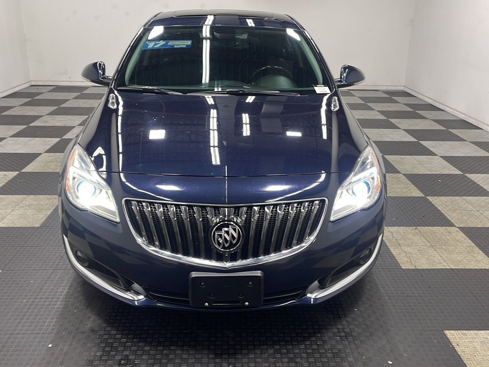 Used 2017 Buick Regal Premium FWD image 25