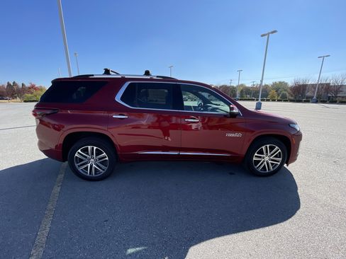 Used 2023 Chevrolet Traverse High Country w/ LPO, Floor Liner Package image 30