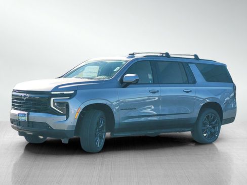 New 2026 Chevrolet Suburban RST w/ Sun And Tow Package AWD/4WD image 4