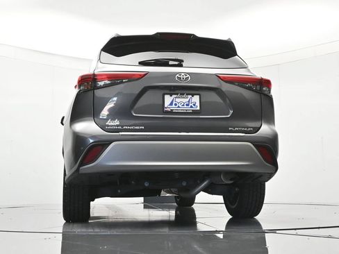 Used 2023 Toyota Highlander Platinum FWD image 43