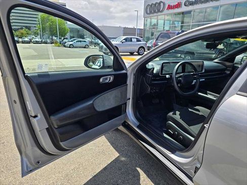 Used 2024 Hyundai Ioniq 6 SE RWD image 21