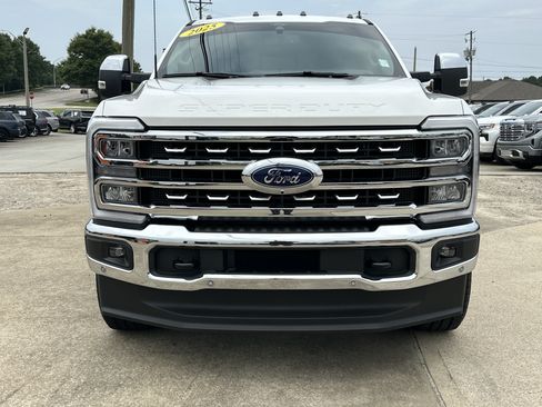 Used 2025 Ford F350 Lariat w/ Lariat Ultimate Package AWD/4WD image 3