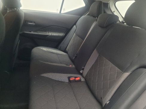 Used 2020 Nissan Kicks SV image 18