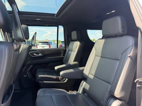 Used 2022 Chevrolet Suburban Z71 w/ Z71 Off-Road Package AWD/4WD image 26