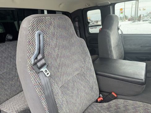 Used 2001 Dodge Ram 2500 Truck SLT image 40