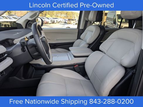 Certified 2025 Lincoln Navigator Reserve image 23