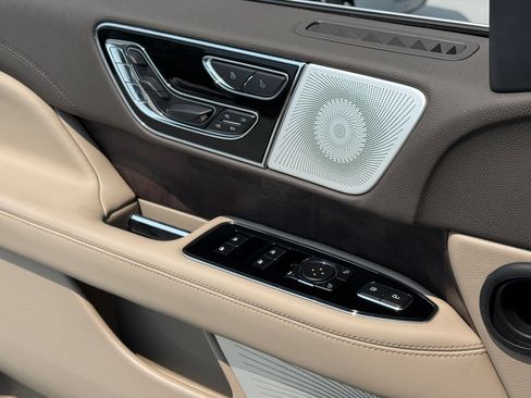Certified 2023 Lincoln Navigator L Reserve AWD/4WD image 45