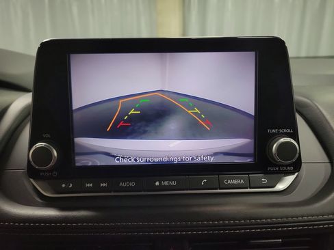 Used 2024 Nissan Rogue S FWD image 21