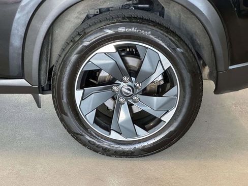 Used 2024 Nissan Rogue SV AWD/4WD image 8