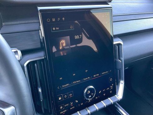 Certified 2025 GMC Acadia Elevation image 25