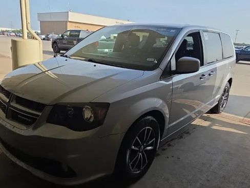 Used 2019 Dodge Grand Caravan GT FWD image 1