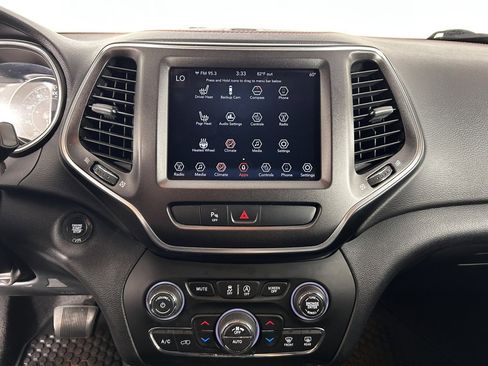 Used 2019 Jeep Cherokee Trailhawk w/ Cold Weather Group AWD/4WD image 19