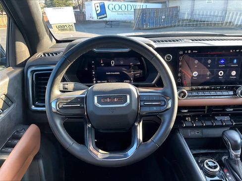 Used 2023 GMC Canyon AT4 w/ Technology Package image 8