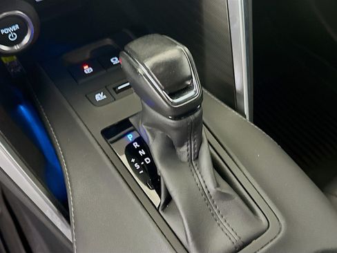 Used 2023 Toyota Venza XLE AWD/4WD image 21